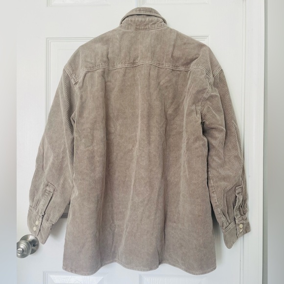 Levi’s relaxed fit button up (Multiple sizes) - Picture 8 of 16